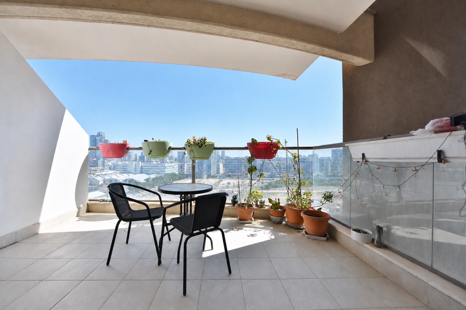 A VENDRE APPARTEMENT 6 PIECES RUE HAZEITIM